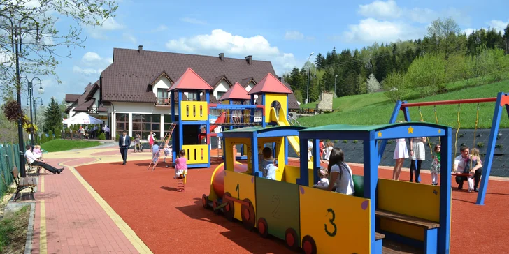 Myslí tu i na nejmenší, kterým se bude líbit na hřišti i v dětském koutku. 