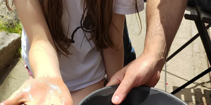 Na výběr máte 2 nebo 4hod. variantu, která navíc zahrnuje rýžování na splavu.