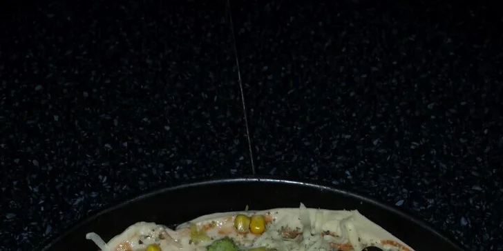 32cm pizza vás zasytí a dodá vám energii.