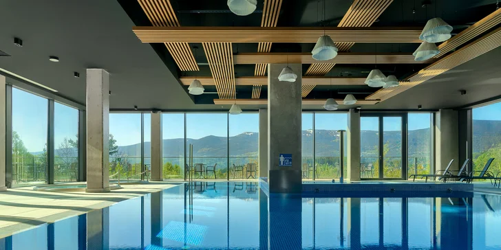 Do wellness máte neobmedzený vstup. Je tu bazén, dve vírivky a sauny.