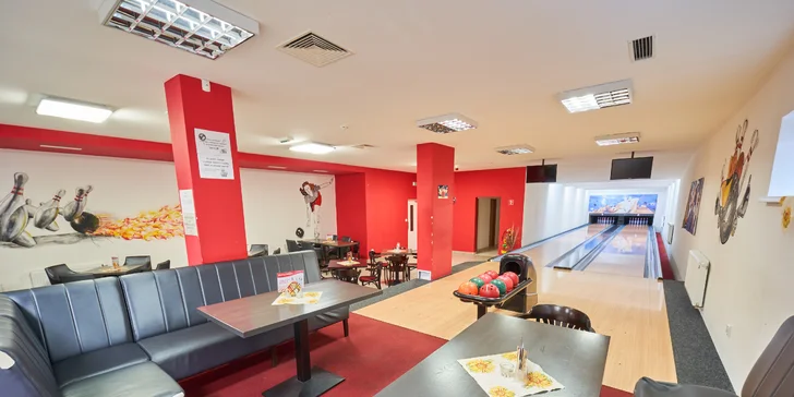 V ceně voucheru máte i hodinu bowlingu.