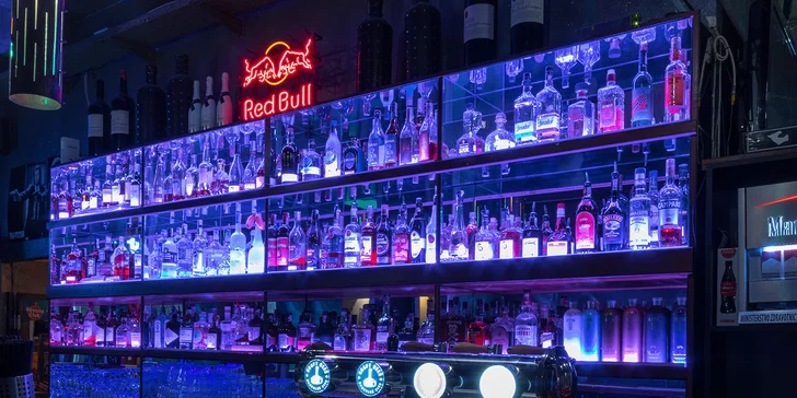 Milovníci dobrých rumů a whisky si tu rozhodně přijdou na své.
