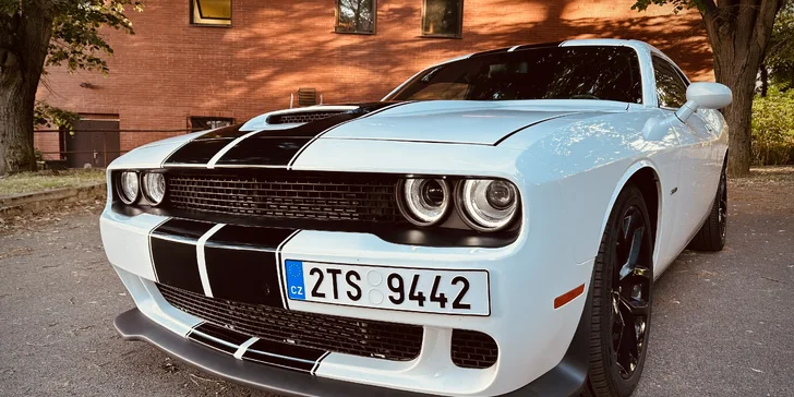 Dodge Challenger HEMI 5.7 V8, automat.