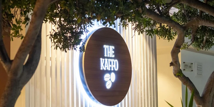  Pro osvěžení během dne je vám k dispozici bar u bazénu a plážový bar.