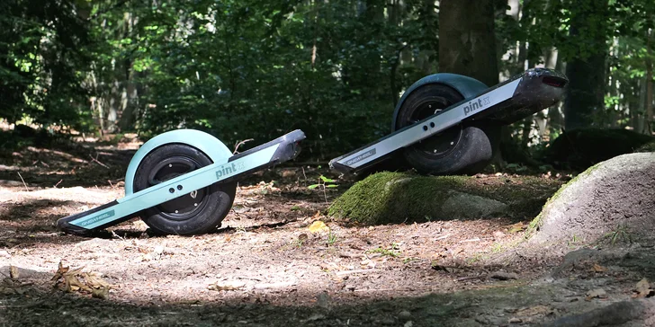 Onewheel si vyzvednete na místě odběru buď na Praze 4 – Pankrác, nebo v Louňovicích kousek za městem Říčany a pak už bude patřit jenom vám. 