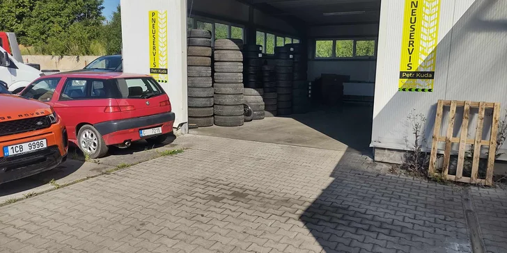 Na výběr máte varianty přezutí pro alu disky až do velikosti 19"–21".