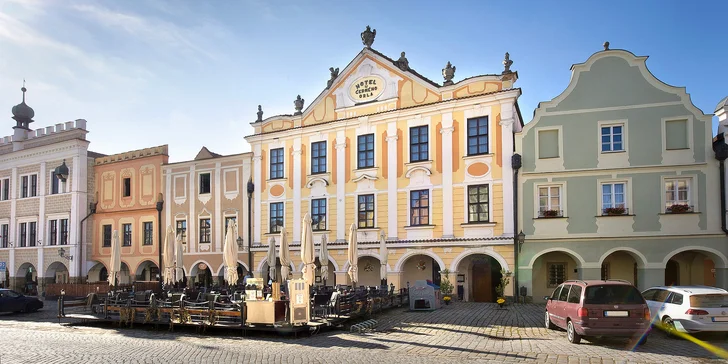 Pobyt v Telči v hotelu na náměstí: všední dny i víkendy, snídaně a kredit do restaurace, víno i káva