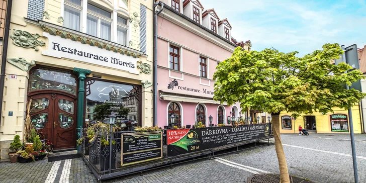 Luxusní 4* hotel stojí přímo na náměstí.