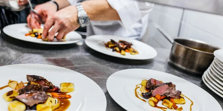 U večeře se můžete těšit na luxusní tříchodové menu.