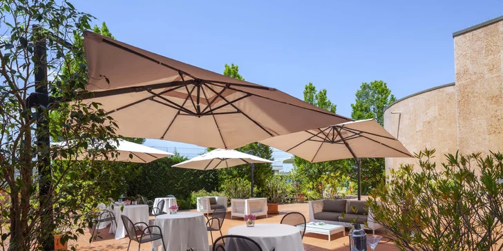 V ceně máte rovněž 10% slevu do hotelové restaurace.