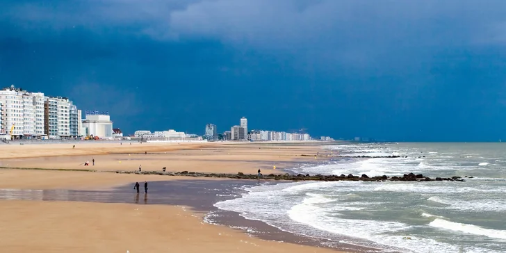 Projdete se i po pláži Ostende u Severního moře.