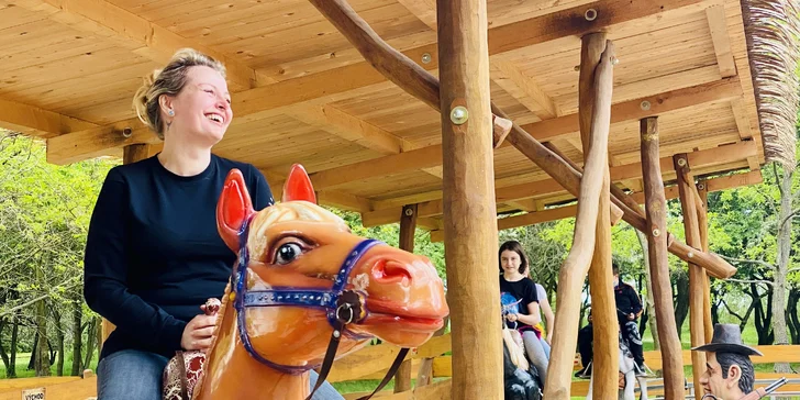 Když bude hezky, nezapomeňte si vzít plavky (je tu menší jezírko i vodní cesta).