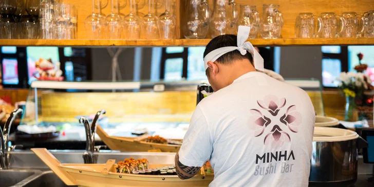 Voucher platí na cokoliv ze sushi menu.