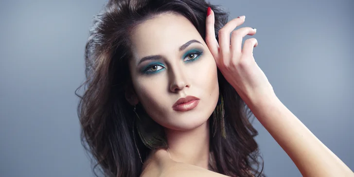 Přirozeně krásná: Čištění pleti ultrazvukovou špachtlí a shellac