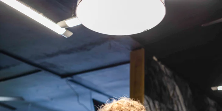 Čakajú tam na vás skúsení barberi a barberky.
