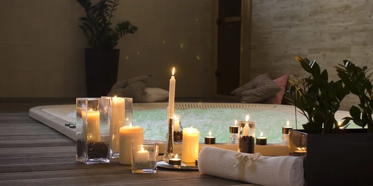 V ceně pobytu máte neomezený vstup do místní spa zóny, ve které najdete sedmimetrový bazén s protiproudem, vířivku i saunový svět. 