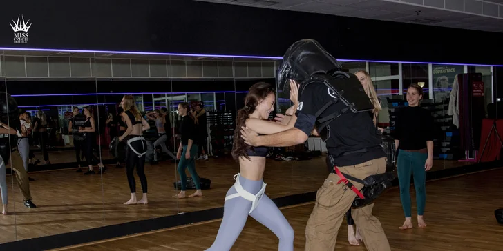 Kurz je vhodný pro muže i ženy všech věkových kategorií, předchozí zkušenosti s bojovými sporty ani jiné fyzické předpoklady nejsou potřeba!