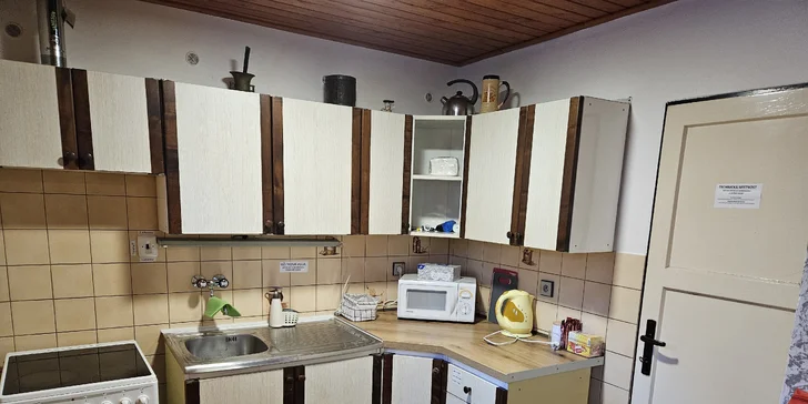 Samozrejmosťou je plne vybavená kuchyňa.