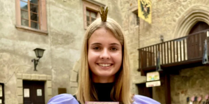 V ceně máte i dvě Drakulády a medovinu a další dárečky. 