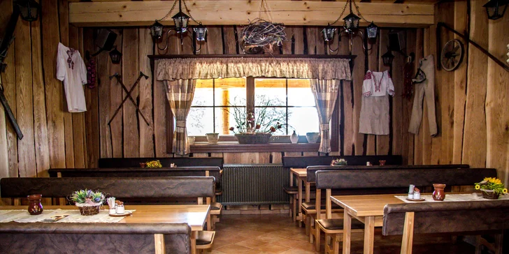 Snídani si vyberete ze snídaňového menu. Večeři budete vybírat ze 3 druhů jídel.