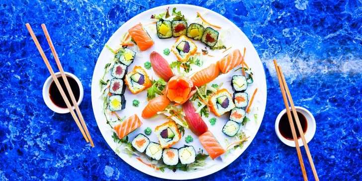 Set obsahuje 28 ks sushi. 