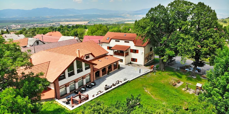 Pobyt v krásném prostředí resortu Sivý Kameň****: polopenze, nově otevřený wellness i lahev vína
