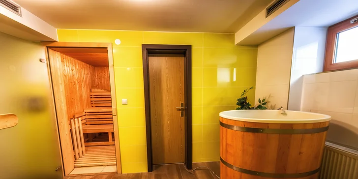 Za relaxem nemusíte chodit nikam daleko. Wellness je přímo v hotelu. V balíčku máte 1,5hodinové vstupy. 