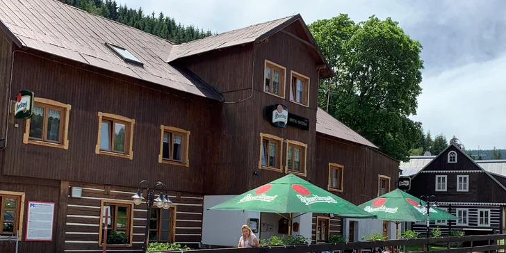 U varianty pro 4 osoby máte v ceně relax v sauně a hlídání dětí. 