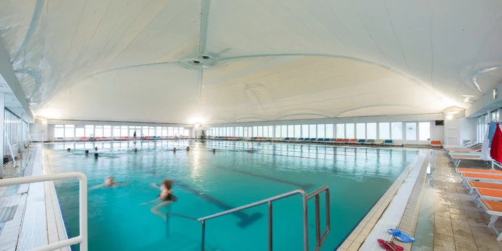 Najdete zde dva plavecké, dva léčebné a dva sedací bazény a jeden wellness bazén.