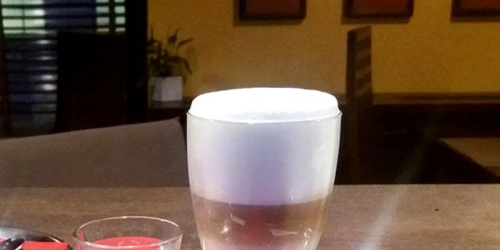 A nebo si dejte horkou čokoládu s domácí šlehačkou.