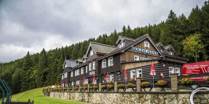 Bouda Máma nabízí ubytování ve 3* penzionu nebo v moderní 4* části.
