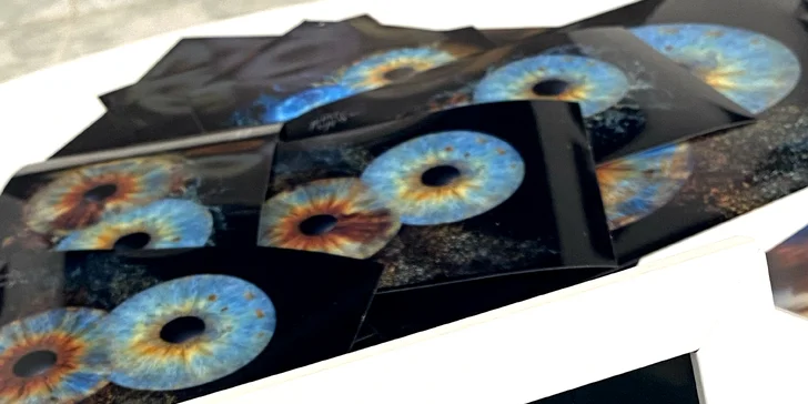 Dúhovka je tlačená na kvalitný fotografický papier, ktorý zaručí farebnú stálosť po desaťročia.