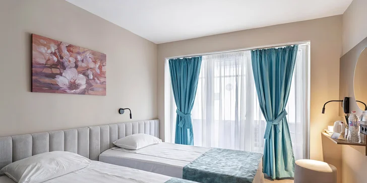 Po příjezdu se ubytujete ve 2lůžkovém pokoji, studiu či apartmá. 