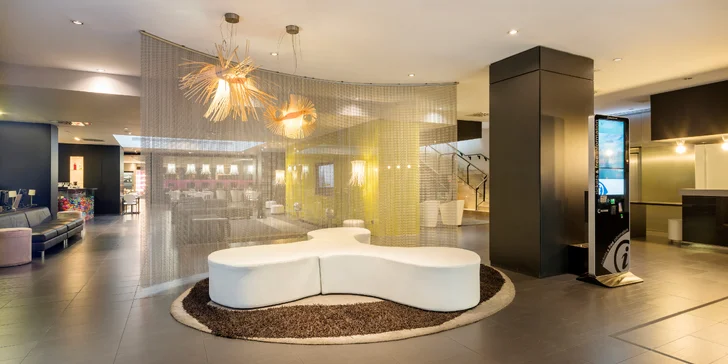 Bydlet budete v moderním hotelu Hotel ILUNION Bel Art****, který spojuje stylový design a skvělou polohu u ikonických památek. 