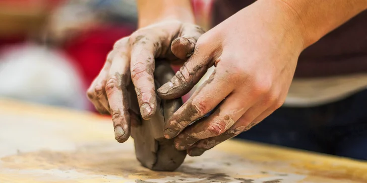 Keramický workshop pro děti: vyrobte zvířátkovou pokladničku
