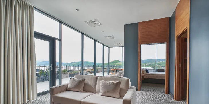 Pokoje Comfort mají výhled na les, Comfort Plus na jezero.