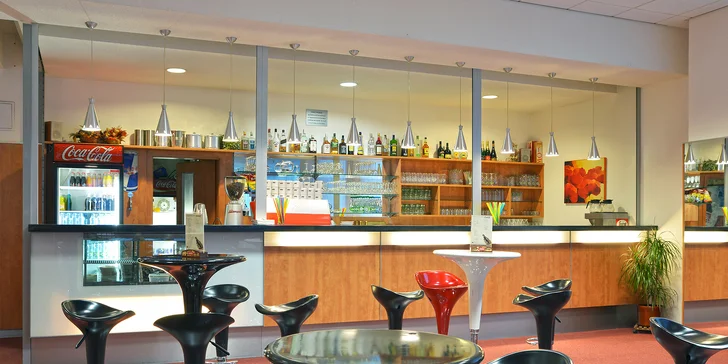 Zastavte sa tiež v Café bare na kávu a koláč alebo v bowling bare na drink.