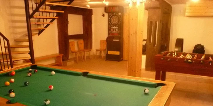 Počas pobytu sa môžete zabaviť napríklad pri billiarde.