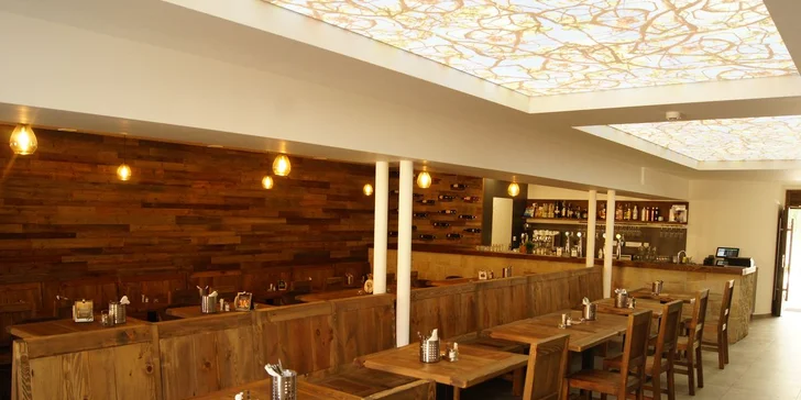 Součástí balíčku jsou i snídaně. Na těch si pochutnáte v restauraci, která stejně jako ubytování nedávno prošla rekonstrukcí.