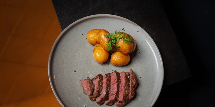 Môžete si vybrať aj pobyt s vynikajúcim 6-chodovým degustačným menu.