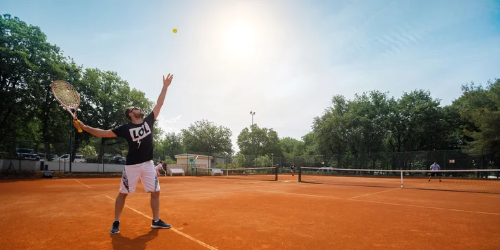 Zarezervujte si tenis...