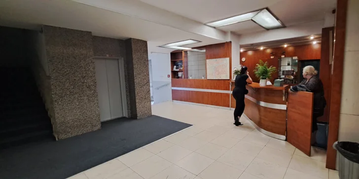 V nižších patrech hotelu se nachází Muzeum československých Legií.