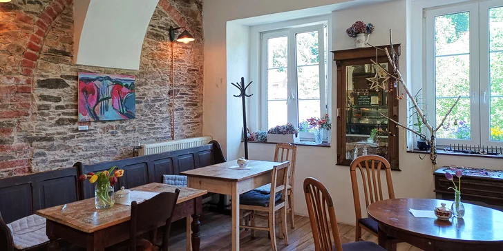 Café 1516 najdete hned za radnicí a muzeem v historické části města.