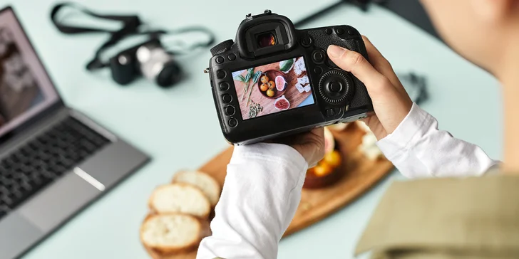 Online kurzy focení jídla nebo vína i postprodukce produktových fotografií