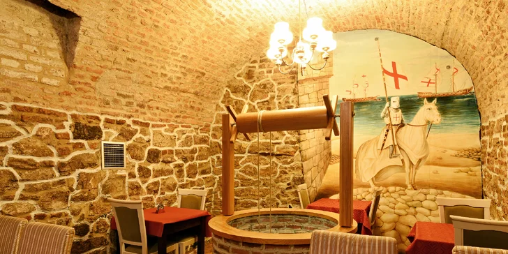 Templářskou restauraci najdete na Starém Městě, v podzemí jedné z historických budov u Celetné ulice. 