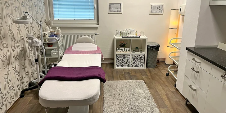 V Salonu Infinity na vás čeká kosmetické ošetření s ultrazvukovou špachtlí, sérem, maskou i závěrečným ošetřením, po kterém bude vaše pleť krásná a rozzářená a vy si u toho skvěle odpočinete.
