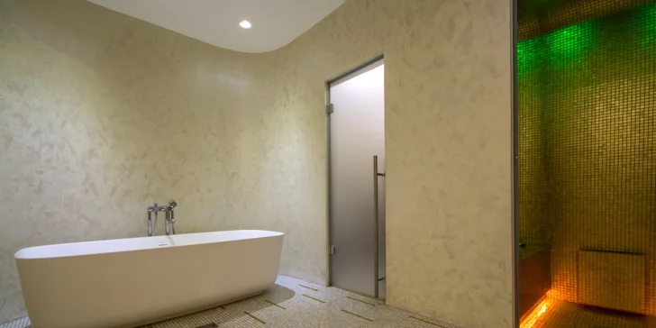 V nabídce je i pobyt s privátní relaxací ve Spa Suite Zlatý Rassoul. 