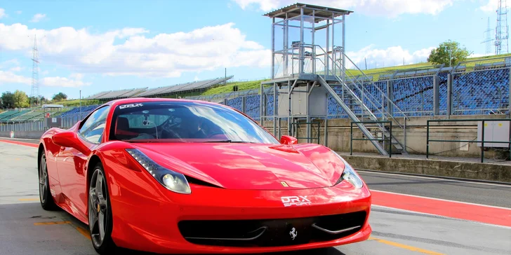FERRARI 458 ITALIA