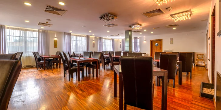 Přímo v penzionu se nachází restaurace, do které vás přilákají vonící jídla.