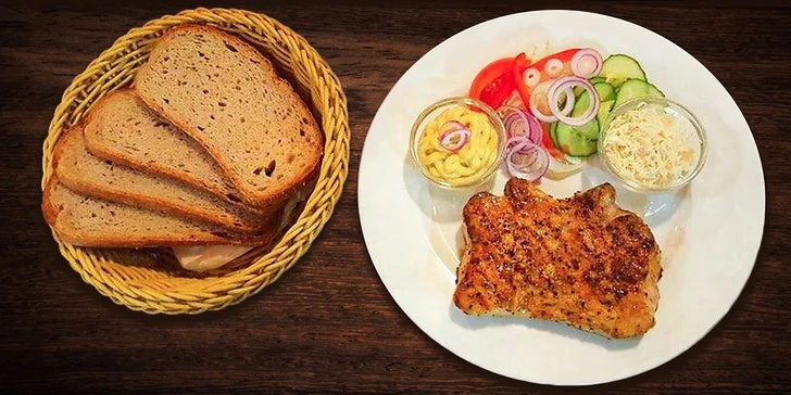 Zažeňte hlad: 300 g šťavnaté vepřové kotlety přímo z grilu pro 1 nebo 2